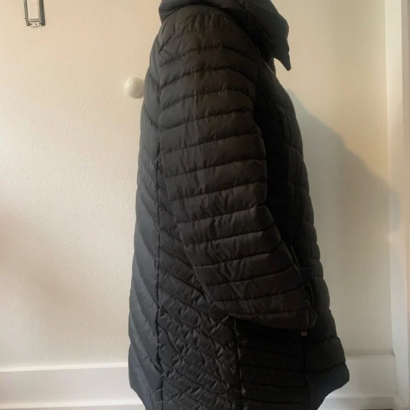 SIENA studio WOMENS Short Puffer Jacket NEW with tags Retail $200 # winter cold